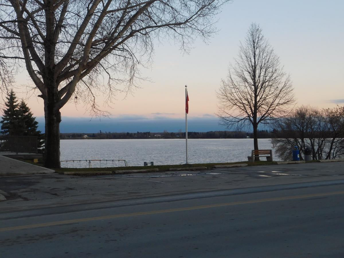 Lac du Bonnet The Lakeview Inn المظهر الخارجي الصورة