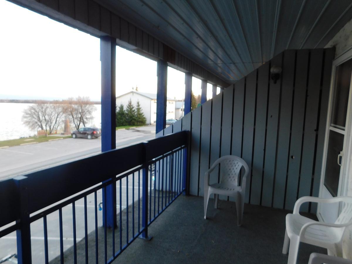Lac du Bonnet The Lakeview Inn المظهر الخارجي الصورة