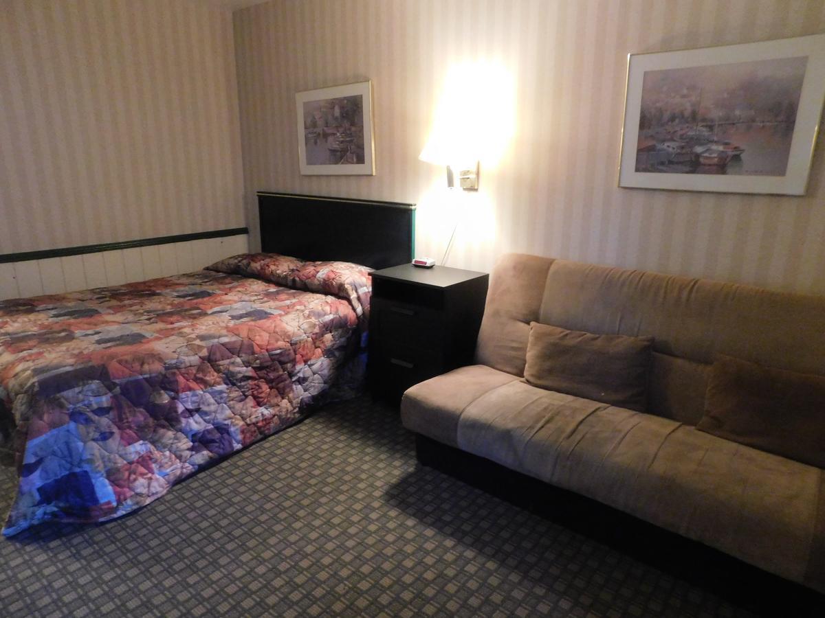 Lac du Bonnet The Lakeview Inn المظهر الخارجي الصورة